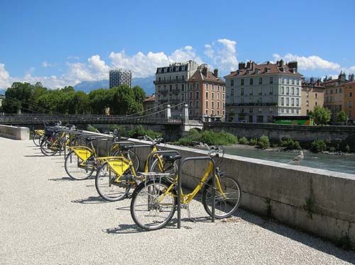 Le vélo, symbole d'une réussite municipale à l'approche des élections municipales de Grenoble 2020