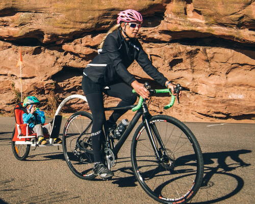 Le grand comparatif de remorques vélo enfant - Les Petits Baroudeurs