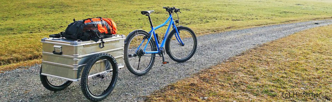 vélo avec remorque utilitaire pour marchandise