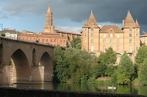 La ville rose de Montauban, départ de l'Aveyron à vélo