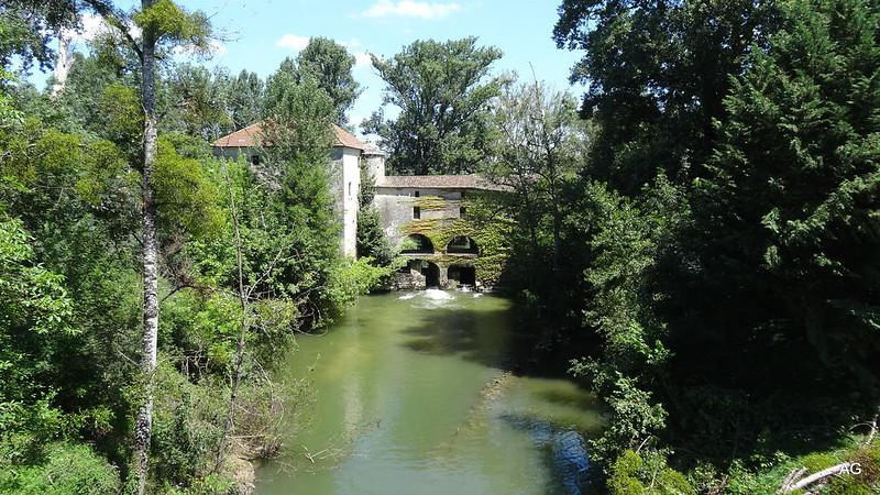 le long du canal de garonne à vélo