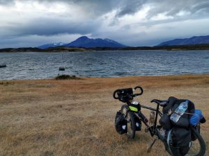 Arrêt lors d'un voyage à vélo bikepacking