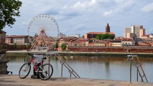 Vélo attaché à Toulouse