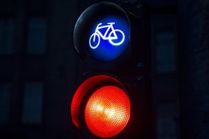 feu rouge vélo priorité piste cyclable