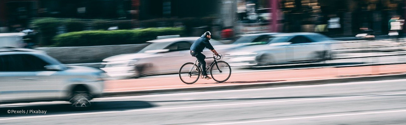 piste cyclable et priorité