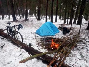 cyclotourisme bivouac en hiver