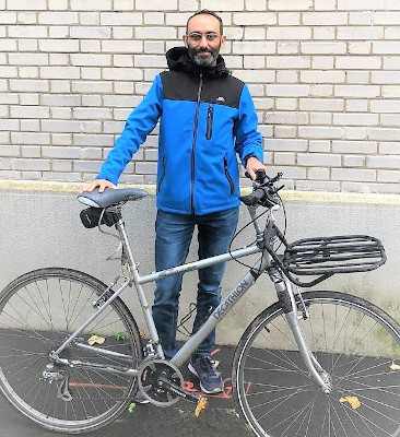 Léry Jicquel avec un vélo d'occasion