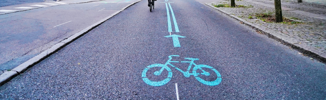 Marquage au sol d'une piste cyclable