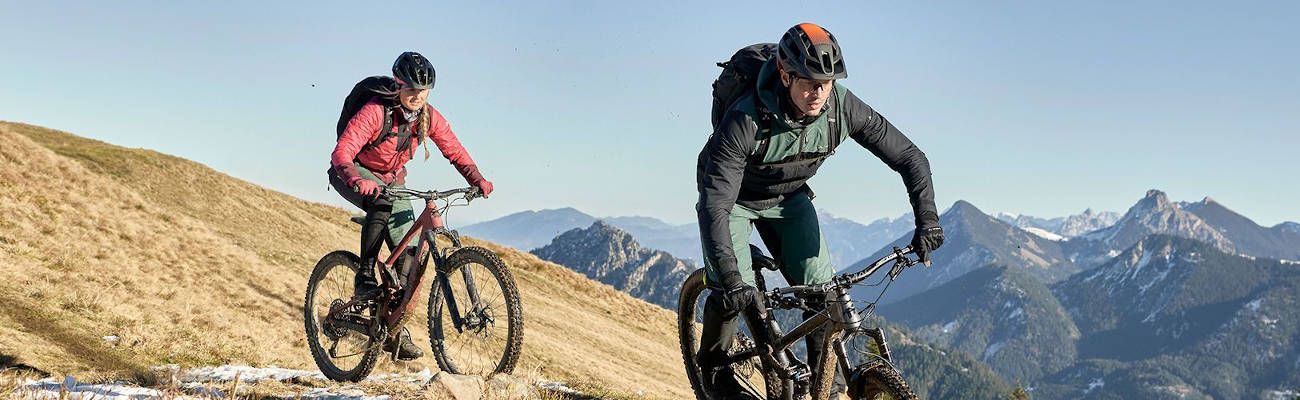 Cyclistes équipés avec Vaude