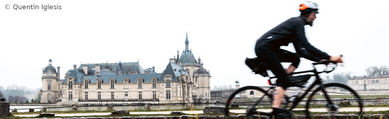 La Race Across Paris passe devant le Château de Chantilly