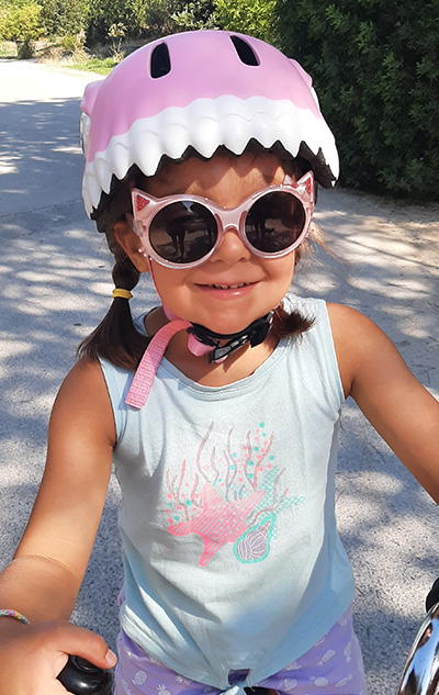 Mise en situation du casque enfant Crazy Safety Requin