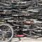 Pile de vélos usagés