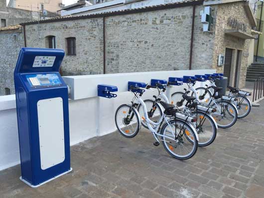 Une station pour vélos bike sharing gerée par Ecospazio