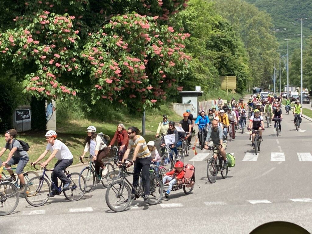 Rond point vélorution Chambéry Roue Libre