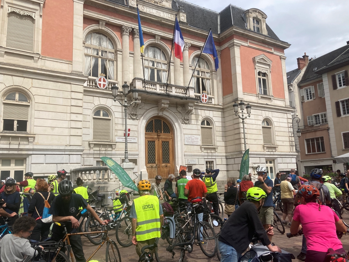 Vélorution place de l'hôtel de ville Chambéry