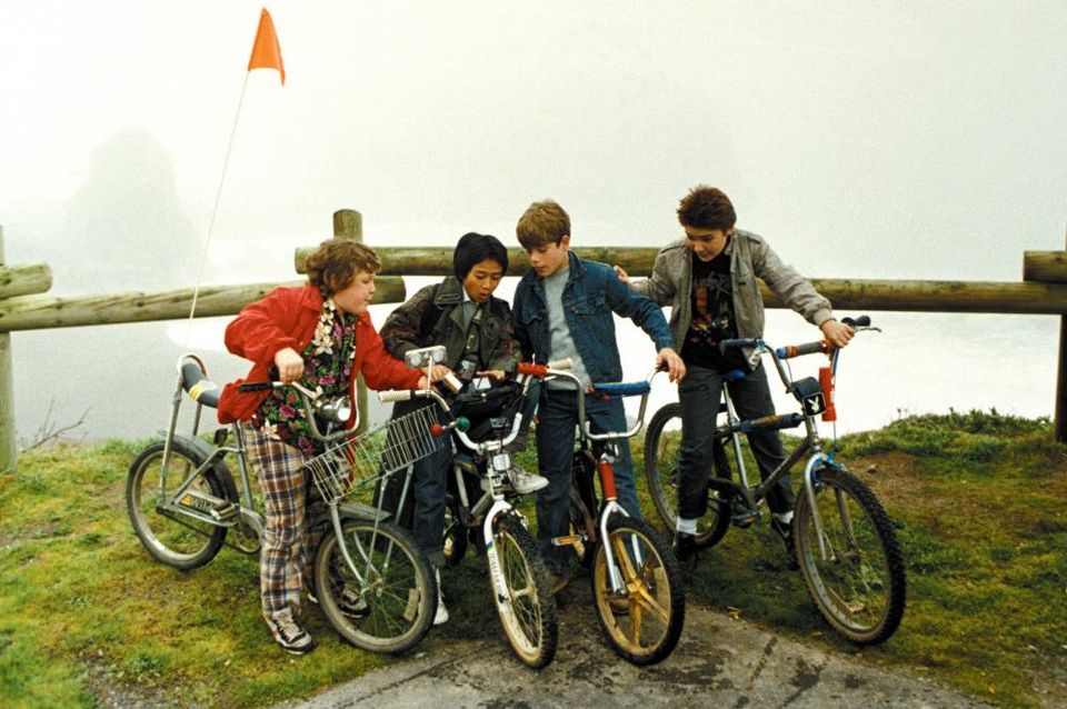 Les Goonies sur leur vélo